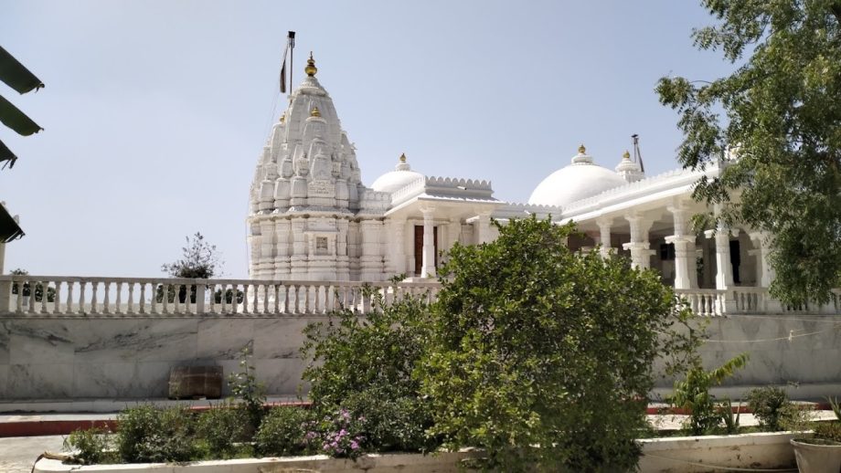 Discovering the Historic Poshina Parshwanath Temple