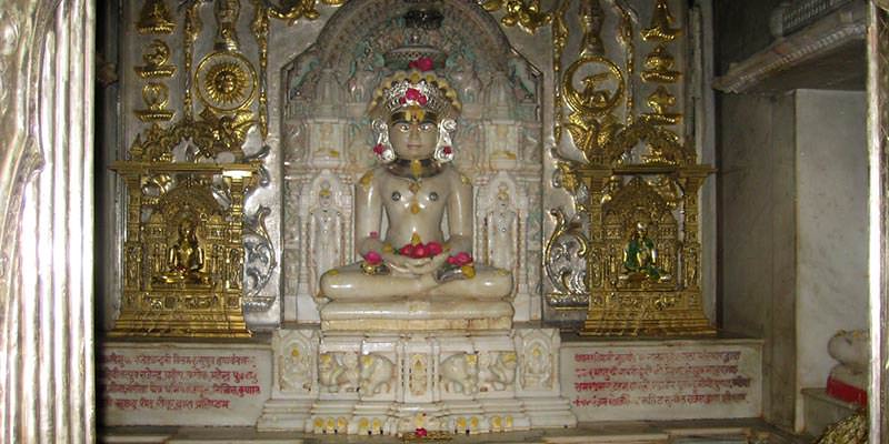 Navlakha Parshwanath Jain Temple